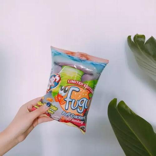 黑瓜吃小朋友薯片好吗图片,黑瓜与小朋友共享薯片欢乐时光