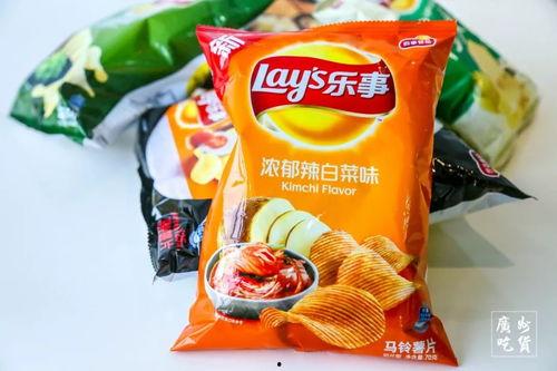 黑瓜吃小朋友薯片好吗图片,黑瓜与小朋友共享薯片欢乐时光