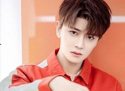 吃瓜娱乐圈任嘉伦是谁啊,娱乐圈的瓜中明星，揭秘他的魅力与成就