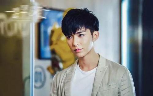 炎亚纶进娱乐圈吃瓜群众