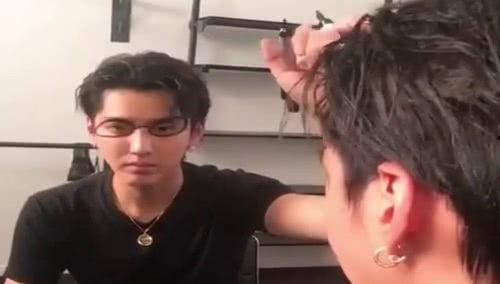 抖音明星网红小卡,闪耀舞台，魅力无限