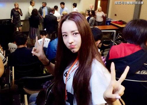 明星网红众人围观视频,围观现场引发热议！