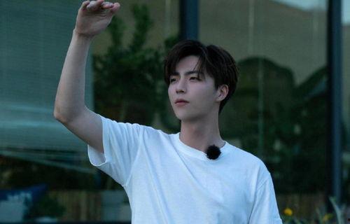 陈伟霆章若楠吃瓜爆料,娱乐圈幕后真相大揭秘