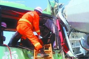 瓜州今日车祸新闻视频,视频揭示事故瞬间