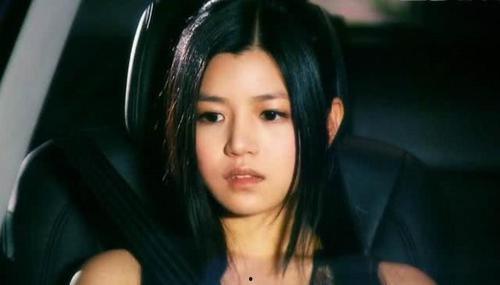 女明星网红扮演角色,从荧幕到网络，她如何塑造全新角色？