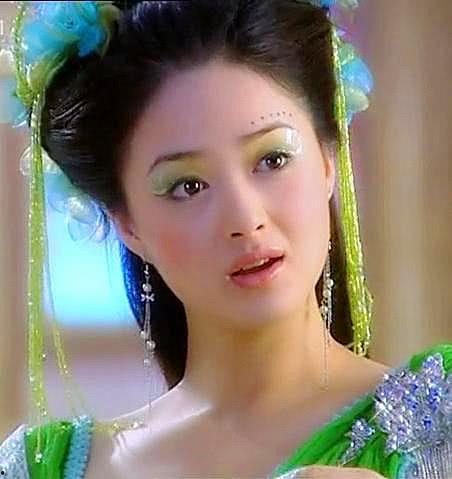 女明星网红扮演角色,从荧幕到网络，她如何塑造全新角色？