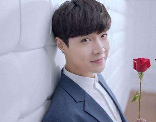 吃瓜娱乐圈男明星张艺兴,娱乐圈的瓜田明星，从偶像到实力派